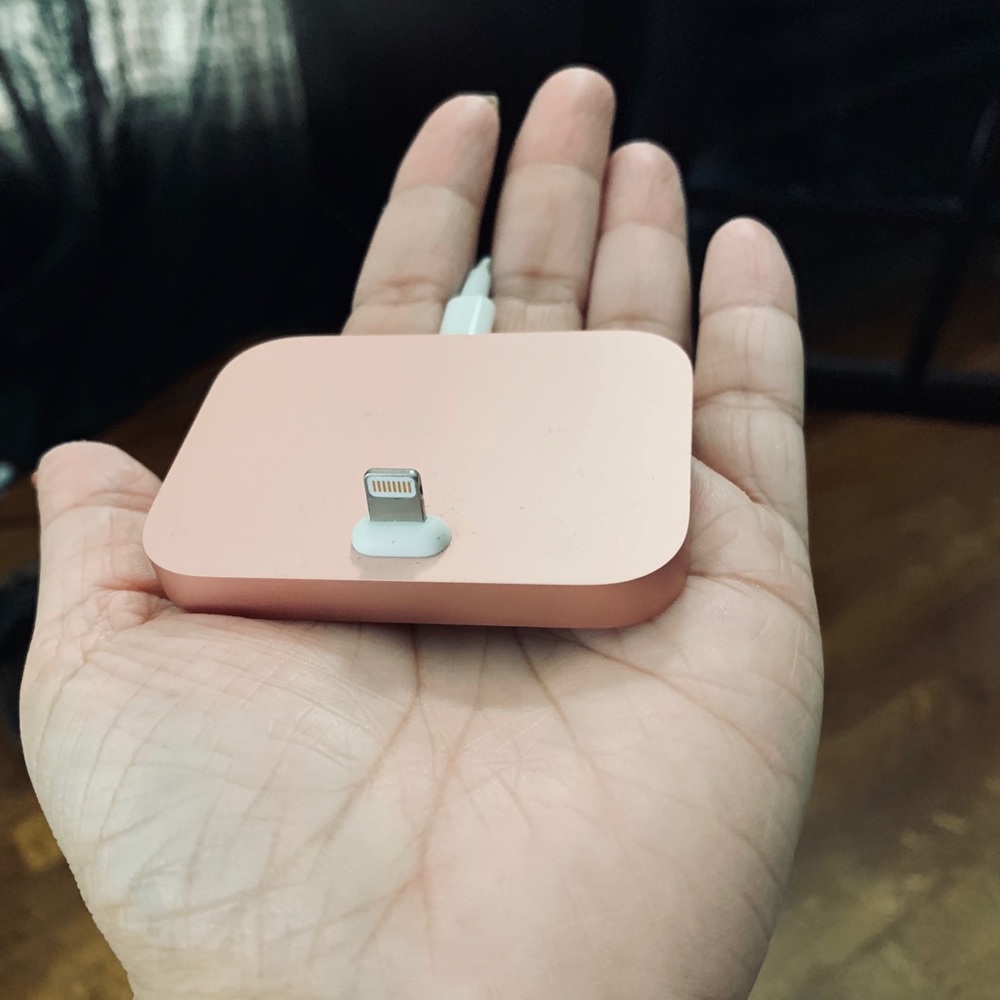 Apple Lightening charging dock